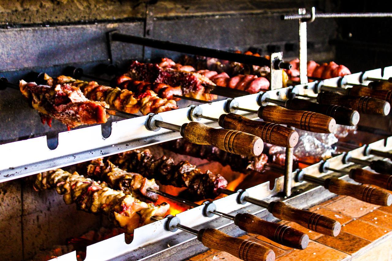 Hotel Churrascaria Pantaneira โปโกเน ภายนอก รูปภาพ